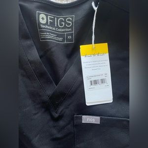 Brand new FIGS scrub top